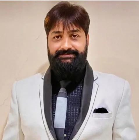 Naresh Manglani